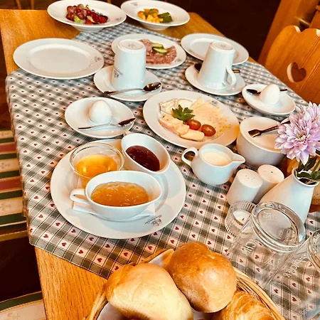 Moenchswalder Bergbaude Bed & Breakfast *